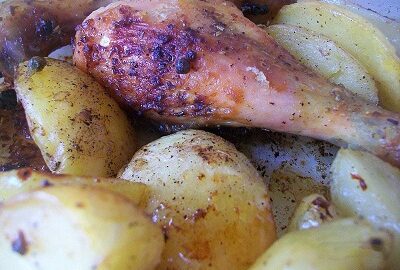 Куриные ножки, запеченные в духовке с картошкой