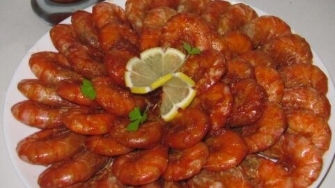 Креветки под соусом