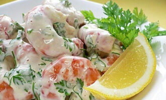 Салат из китайской капусты и креветок