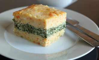 Картофельная запеканка с курицей и шпинатом