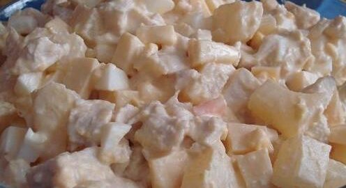 Королевский салат с ананасами консервированными