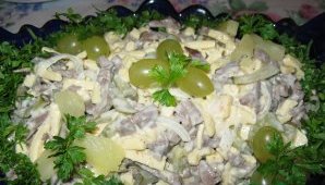 Сырный салат с сердцем