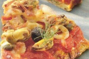 Пицца по-итальянски с морепродуктами