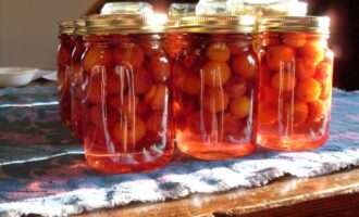 Сливы консервированные