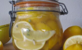 Консервированный лимон с сахаром