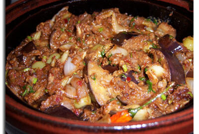 Баклажаны, жаренные с луком