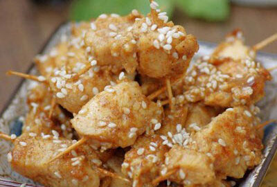 Шашлычки куриные в кунжуте