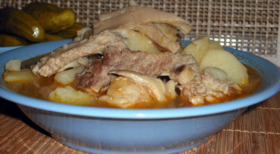 Свиные ребрышки с шампиньонами