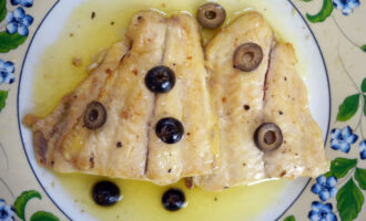 Стерлядь с оливками