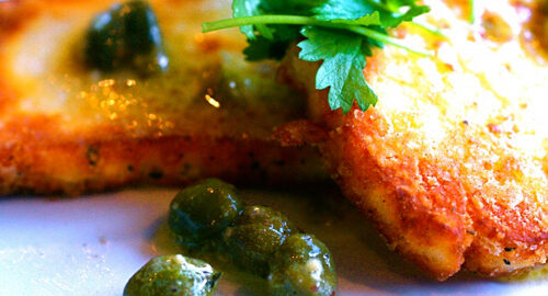 Халлуми с лимонным соусом и каперсами