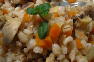 Каша перловая с мясом и овощами