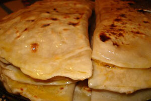 Кастыбай с картофельным пюре