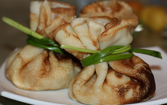 Мешочки из блинов с грибами