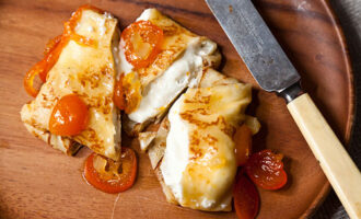 Кукурузные блинчики с творогом и кумкватом