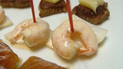 Канапе из редьки с креветками
