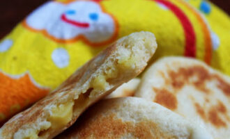 Лепешки с сыром