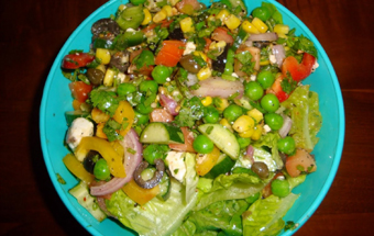 Салат с каперсами и кукурузой