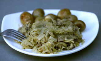 Грибы с квашеной капустой