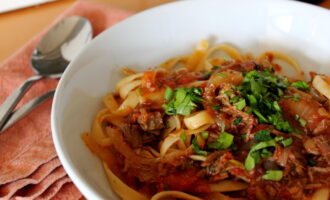 Говядина с макаронами