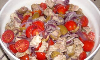 Итальянский мясной салат