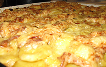 Картошечка с мясом курицы в духовке