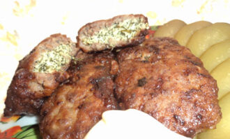 Мясные зразы с яйцом
