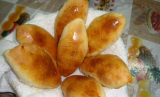 Яблочные пирожки с фруктами