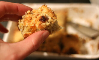 Пшенная запеканка с курагой и орехами