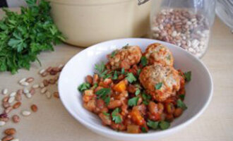 Фасоль с овощами в мультиварке