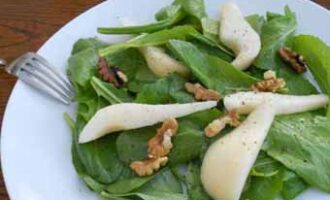 Салат из груши с рукколой