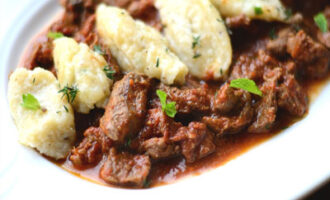 Галушки с мясом