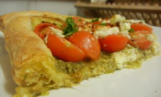 Тарт с помидорами и брынзой