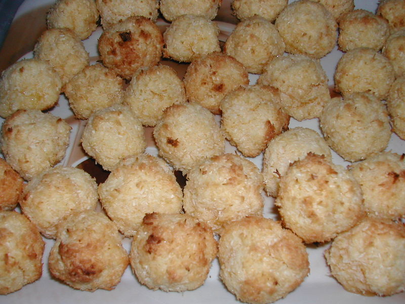Кокосовое печенье с орехами