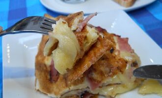 Яичница с ветчиной и сыром