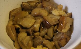 Маринованные маслята