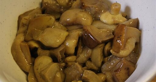 Маринованные маслята