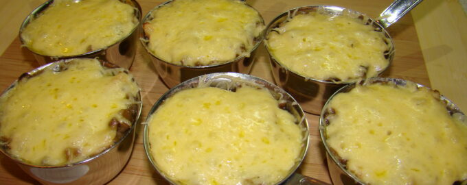 Жульен с курицей и грибами