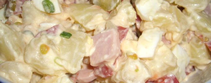 Салат из ветчины и картофеля