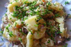 Белорусский салат из квашеной капусты