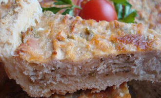 Пирог с рыбными консервами
