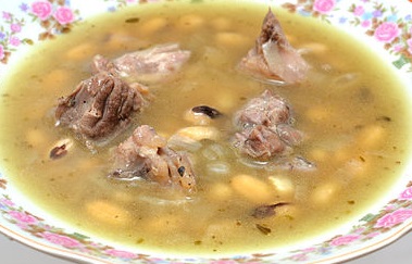 Фасолевый суп с мясом свинины