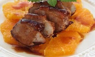 Утиная грудка с апельсиновым соусом