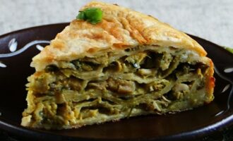 Блинный пирог с мясом и яйцом