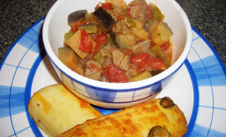 Мясо с баклажанами