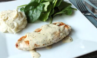 Куриные грудки в сливочном соусе