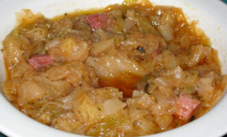 Солянка с квашеной капустой в мультиварке