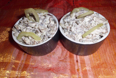 Салат с языком и шампиньонами