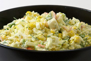 Салат с крабовыми палочками и рисом