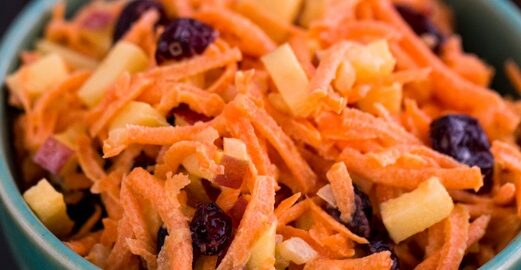 Сладкий салат из моркови