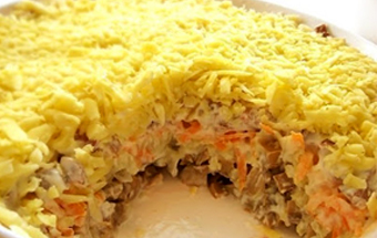 Салат с грибами и рыбной консервой